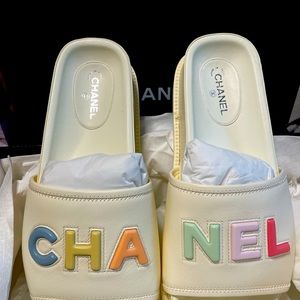 Chanel Mules slip on brand new. Size 39 women’s